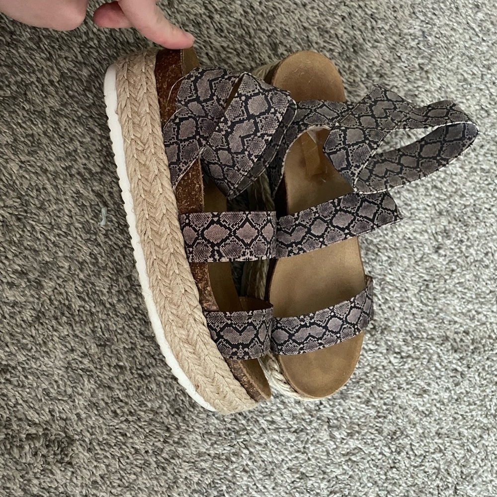 Steve Madden platform wedge